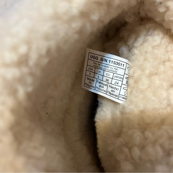 UGG Sarissa Short Boot in Chestnut Size 7 - Picture 12 of 12